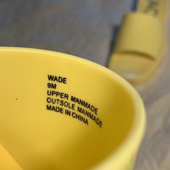 Platform slides - Picture 10 of 10